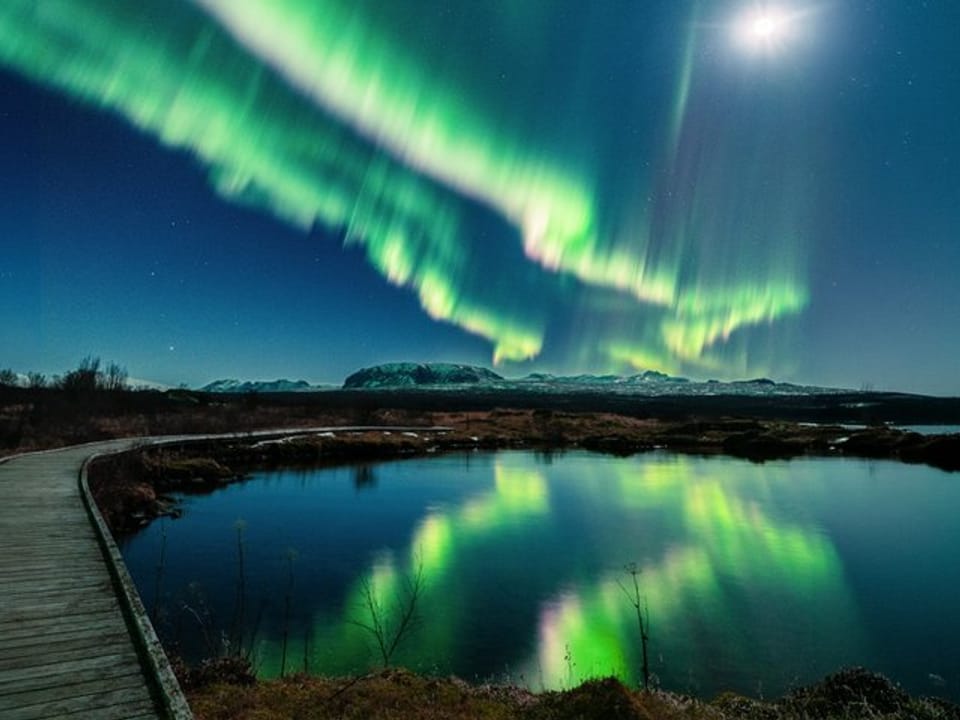 Reykjavik Northern Lights Tour with Professional Photographer — Unreal Iceland