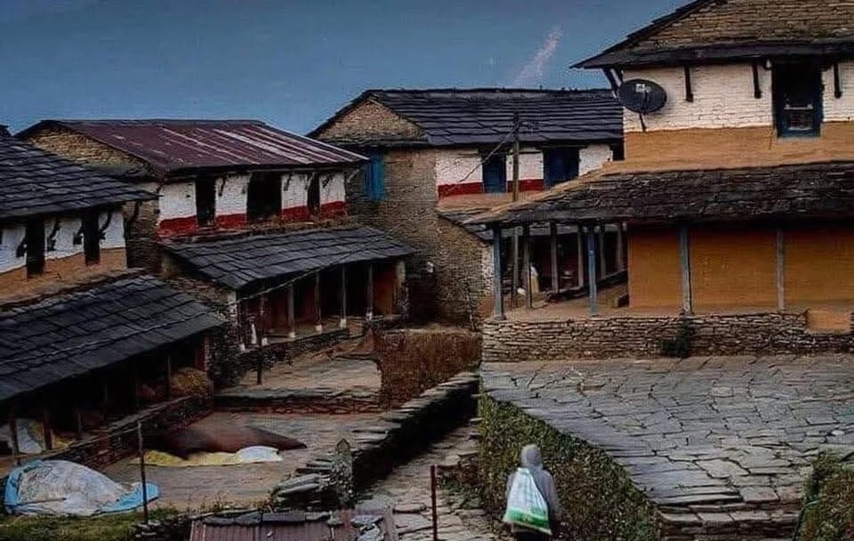 Manaslu Circuit Trek: 16-Day Hiking Adventure in Nepal