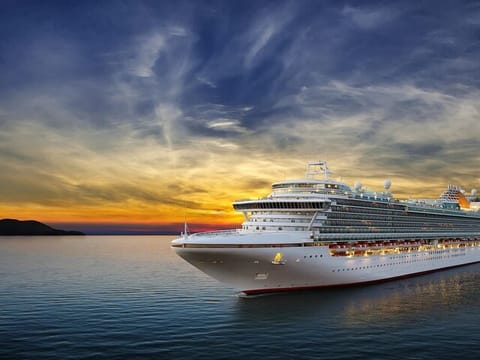 Keflavik Airport Private Transfer To/From Reykjavik cruise Ports