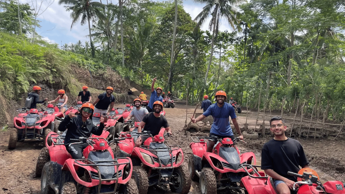 Kintamani : Sunrise & Black Lava Jeep
