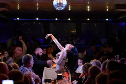 Istanbul by Night: All Inclusive Bosphorus Dinner Cruise & Drinks