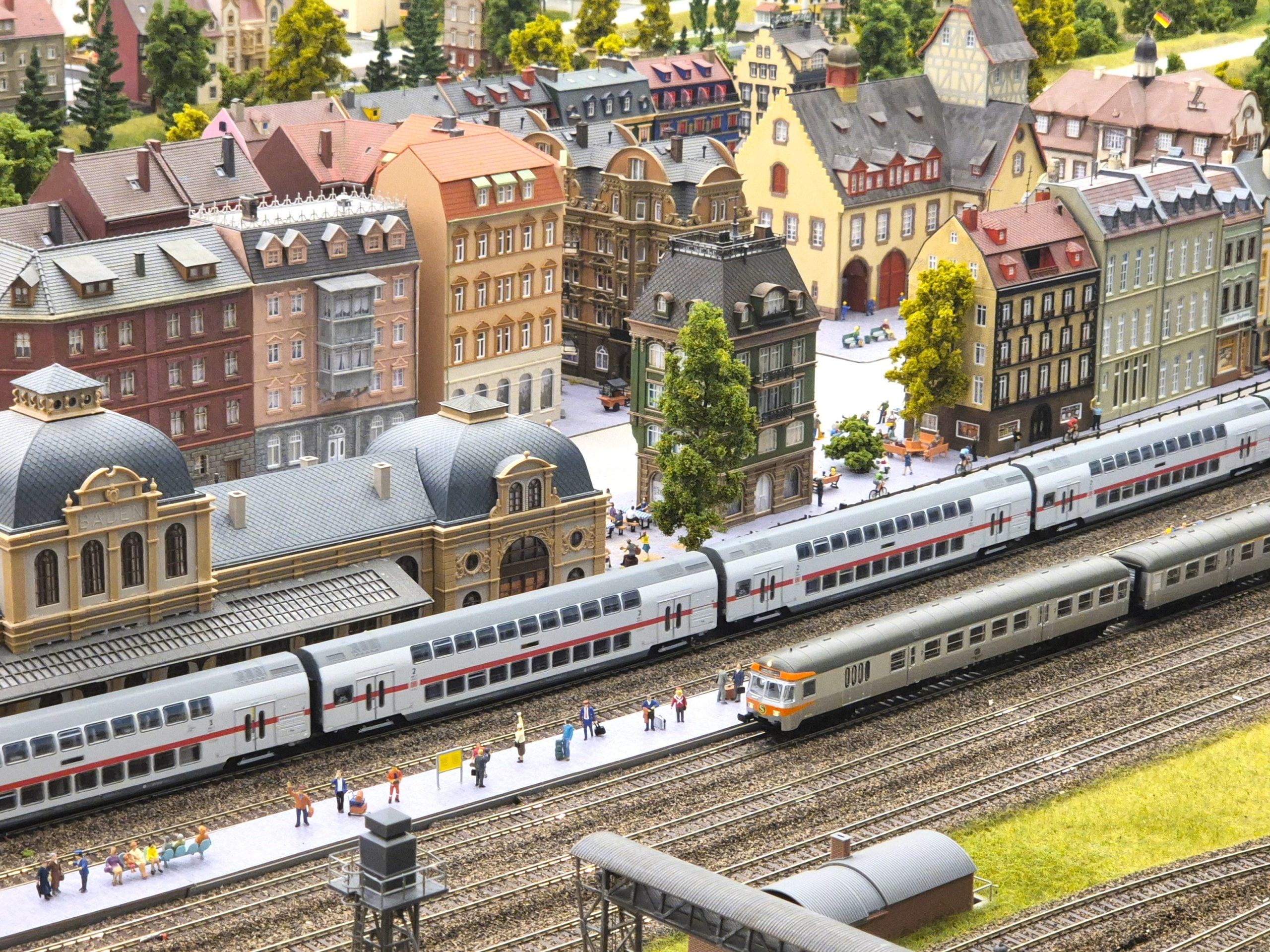 Small Worlds Dubai Tickets