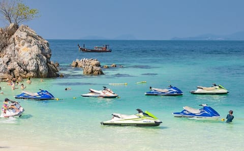 Phi Phi Islands and Khai Island Tour by Sawanu Catamaran