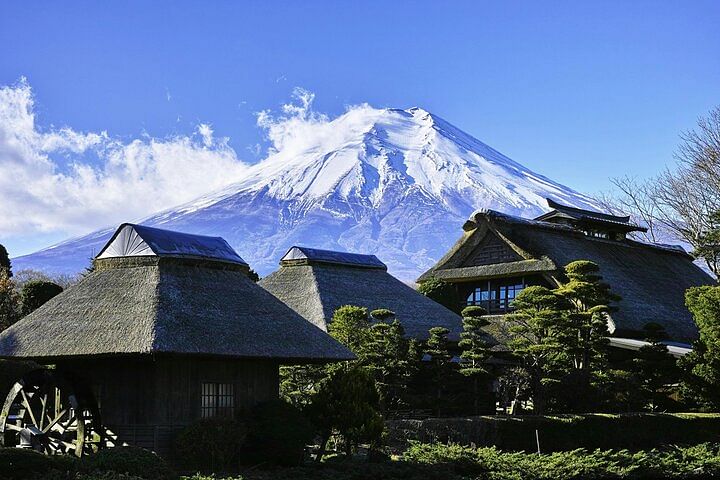 Full Day Private Tour to Mt Fuji by Luxury Vehicle