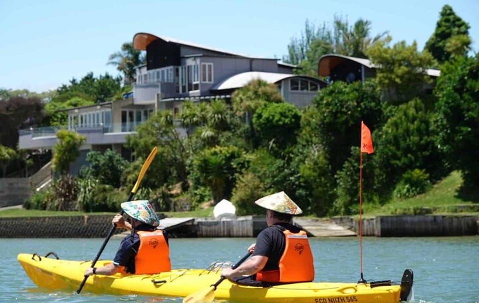 Guided Riverhead Tavern Kayak Tour in Auckland