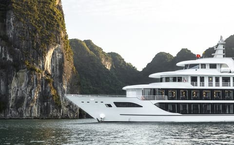 Luxury Ha Long Bay Cruise from Hanoi with Activities