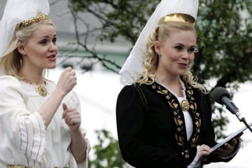 Private Icelandic Women Walking Tour