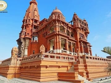 Private Tour of Giza Pyramids and Barone Palais in Egypt
