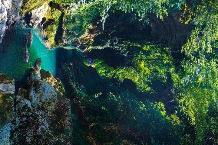 4 Full days in Georgia with private tour, free aiport