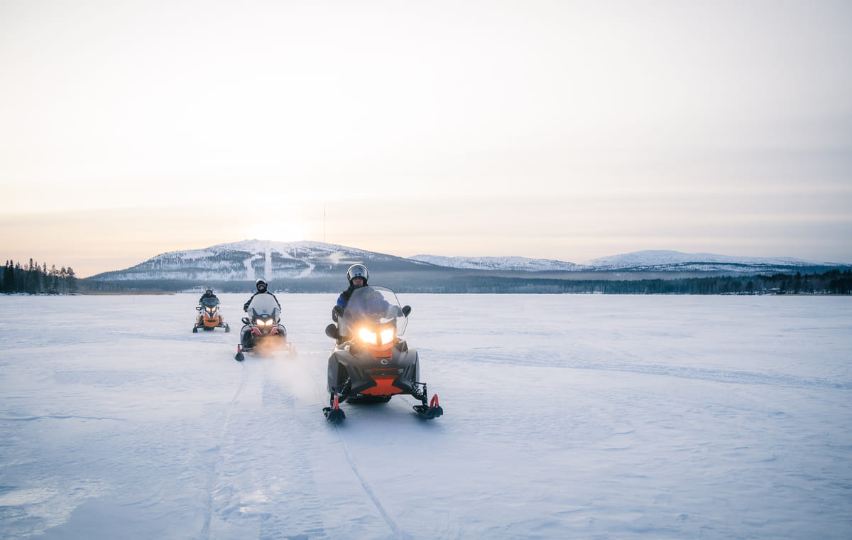 Private snowmobile safari 2,5 h