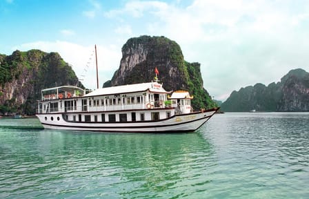 Cozy Bay Classic Cruise 2D1N from Hanoi by Expressway Transfer