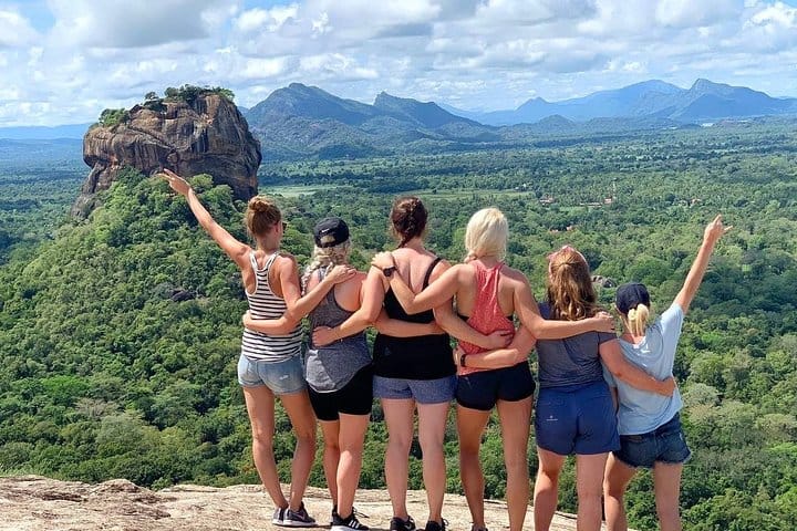 4 Days Tour to Kandy, Sigiriya & Nuwara Eliya