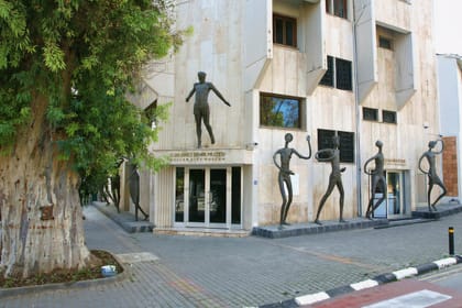 Paphos: Larnaca & Divided Nicosia Sightseeing Tour