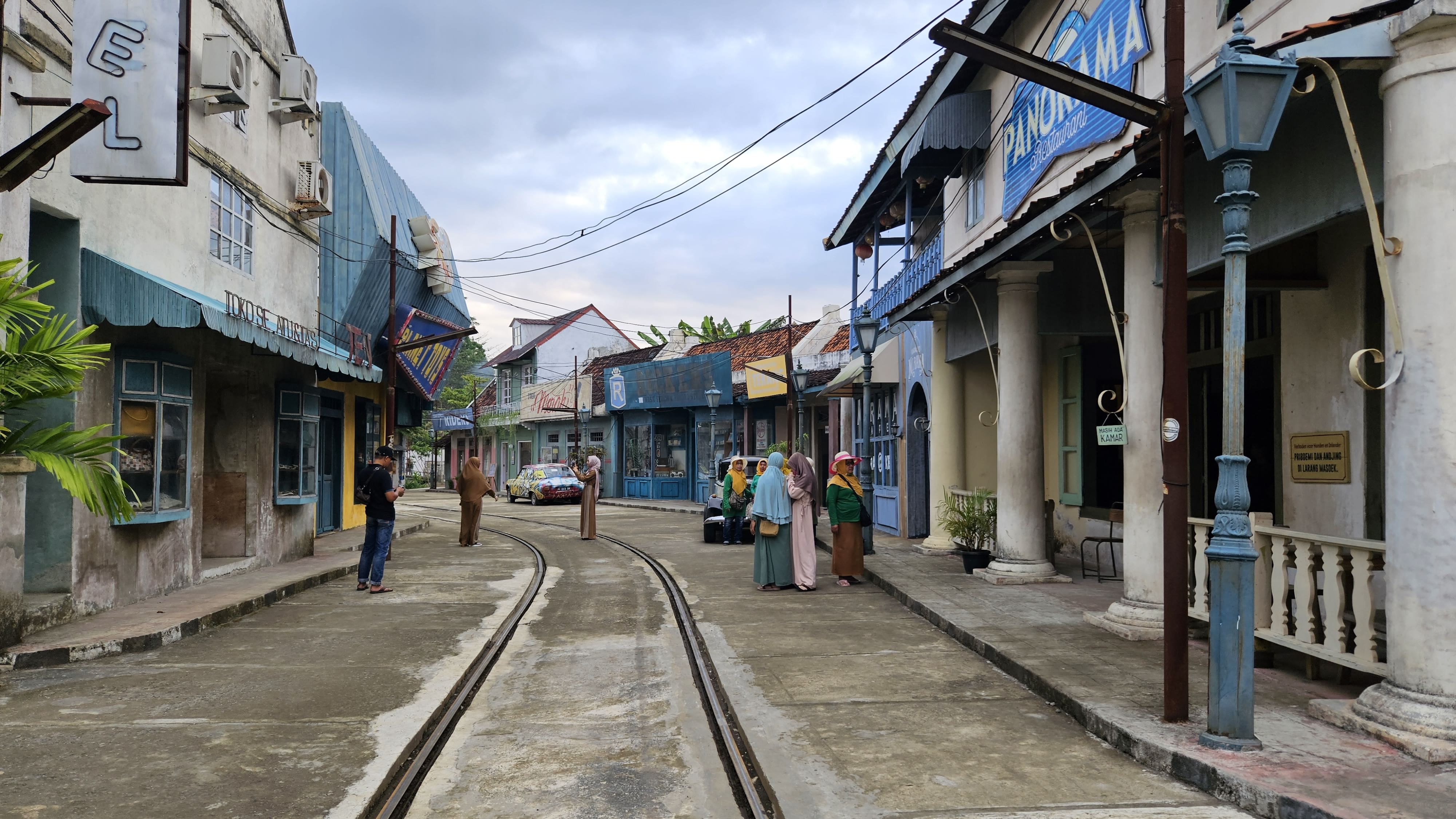 Glampong Studio Alam