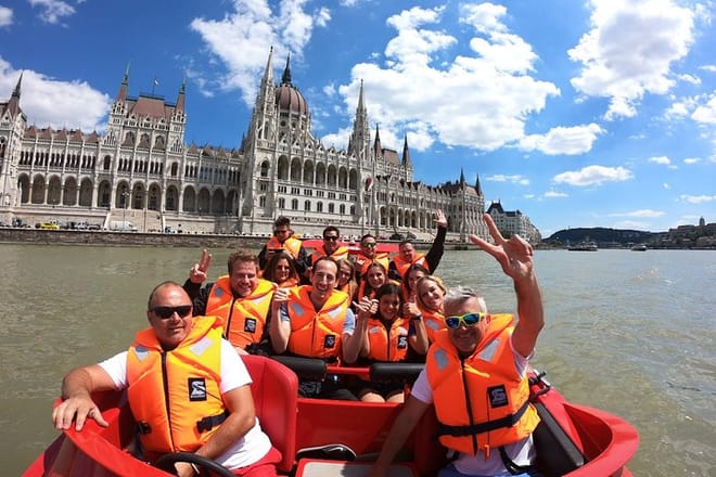 Speed boat cruise on Budapest Danube river and private airport transfer package 6