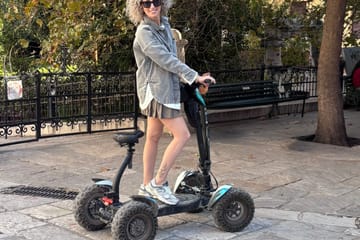 Athens Electric Scooter Tour: Explore Iconic Landmarks