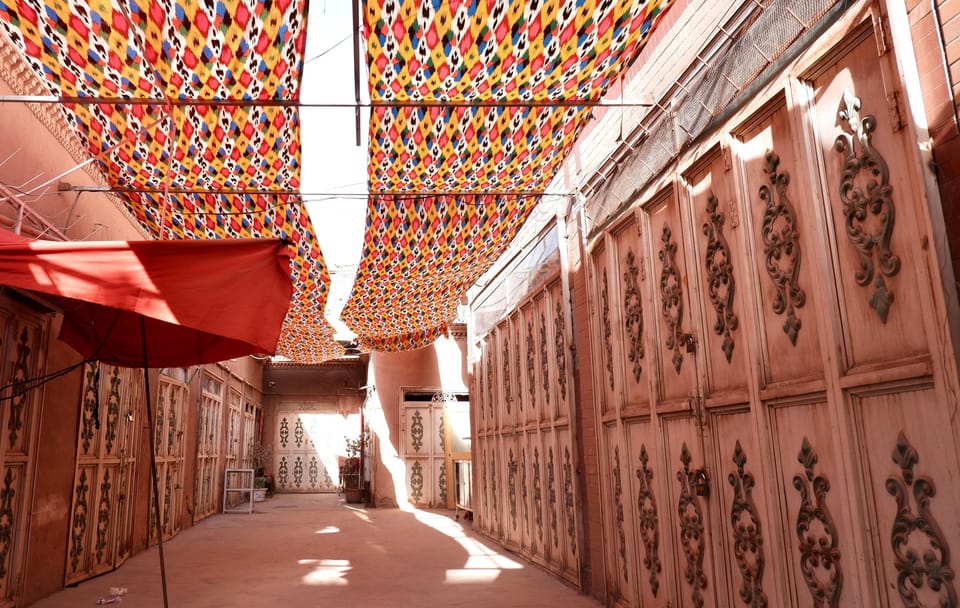 Kashgar tour: Old City exploration and local food tasting