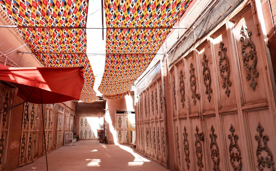 Kashgar tour: Old City exploration and local food tasting