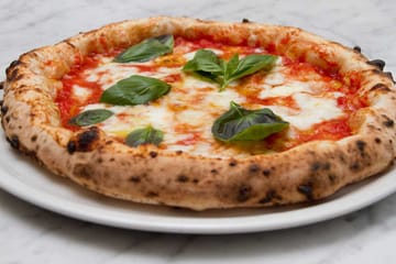 Traditional Pizza Making Class in Naples