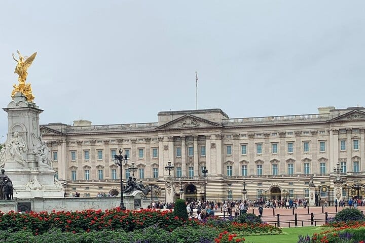 Private Transfer Tour from Heathrow to Central London in a London Black Cab