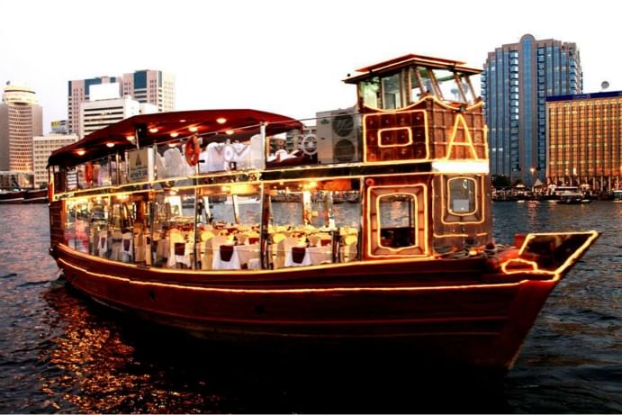 Dubai Canal Dinner Cruise (new) with Daytur