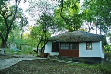 Cultural Tour of Gagauzia: Manuc Bey Mansion and More