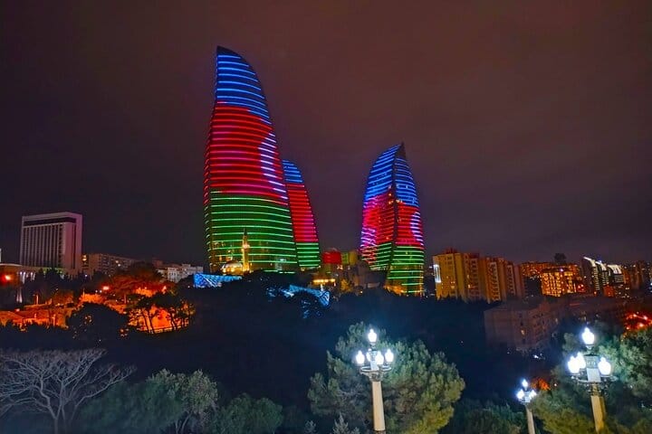 Baku-night-tour-highland-park-flame-towers-little-venice-boulevard