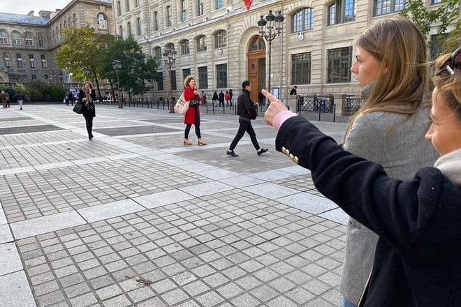 Private Paris Highlights Tour: Notre-Dame, Louvre  & Seine River Cruise