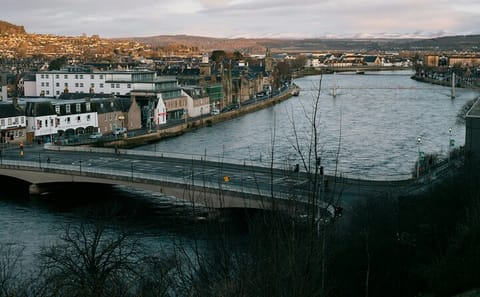 Private 5-Hour Cultural Tour of Inverness Highlights