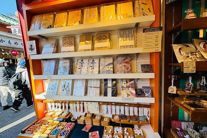 Japanese miscellaneous goods shopping in Asakusa