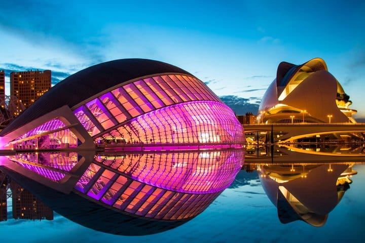 TOP Valencia : Private guided tour with your mobile 2