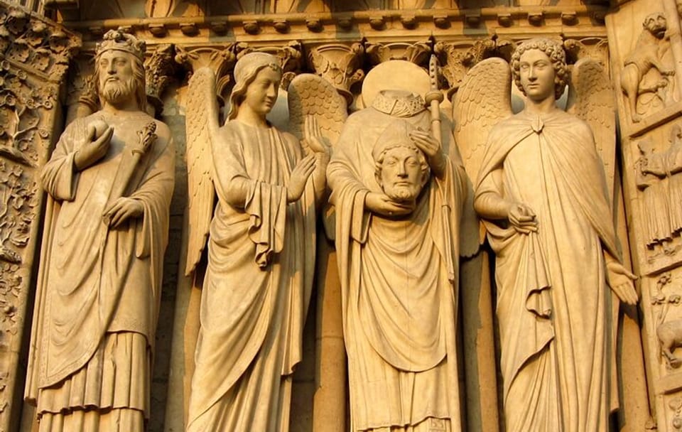 Notre Dame Cathedral Guided Tour with Crypt Access