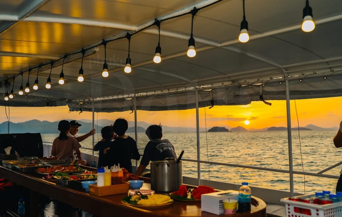Phuket: Sunset Seafood Dinner Cruise in Phang Nga Bay by Big Boat