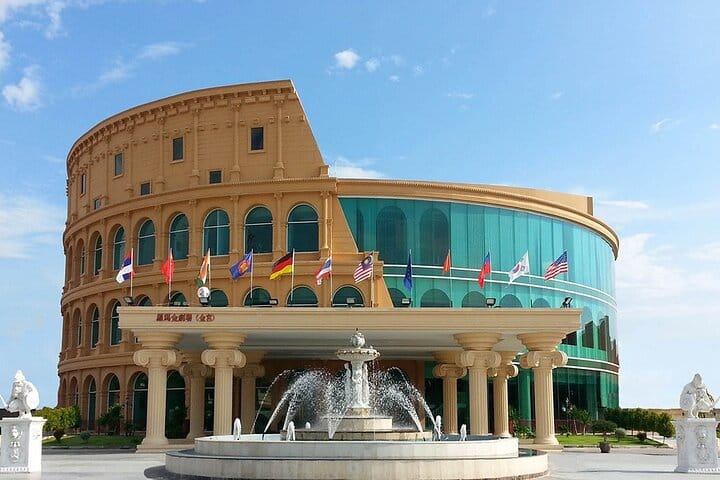 Pattaya: Colosseum Show - Tourist Entry Ticket