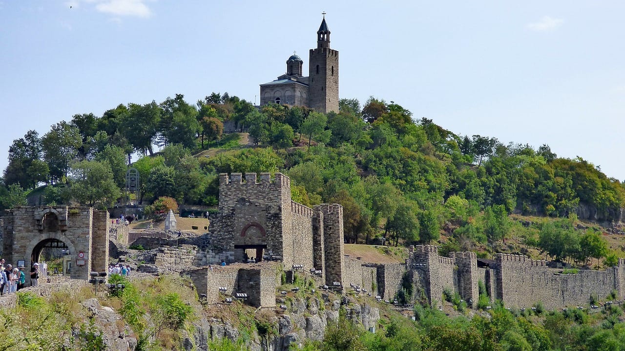 Veliko Tarnovo and Arbanassi Small-Group Day Trip from Sofia 4