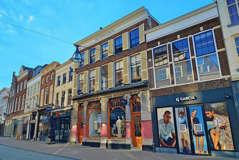 View of Diezerstraat in Zwolle along the route of the scavenger hunt City Detective. 