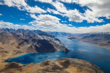 Pangong Lake Day Tour from Leh with Guided Experience