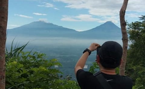 Private Half-Day Trekking Tour of Menoreh Hill from Borobudur