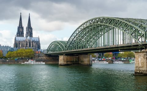 Cologne Heritage Walk: Explore the Cathedral and Historic Sites