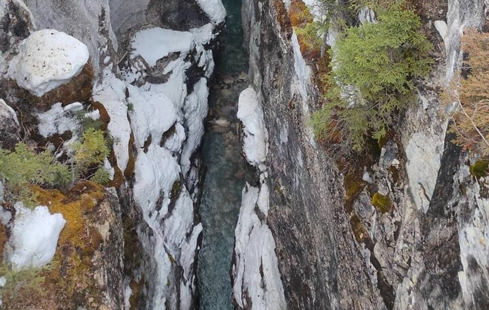 Lake Louise, Marble Canyon Icewalk and Banff Town from Calgary