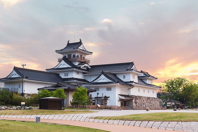 Toyama Private Vehicle Service with Restaurant Reservation