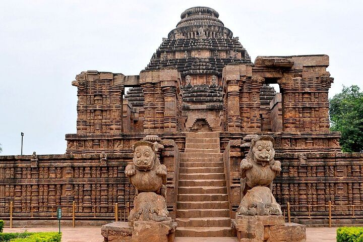 Private Tour to Konark Temple & Puri Beach – Explore Odisha’s Wonders