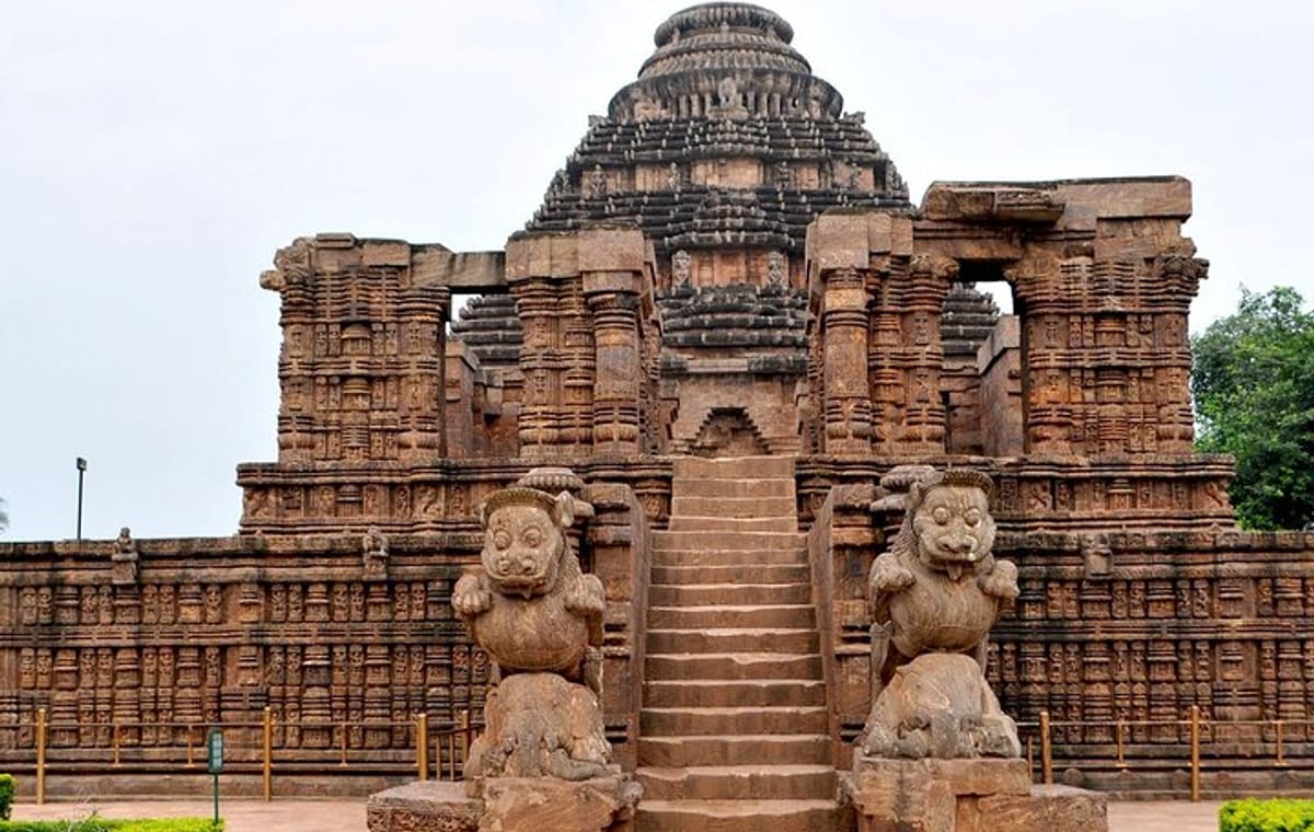 Full Day Private Tour to Konark Temple and Puri from Bhubaneswar