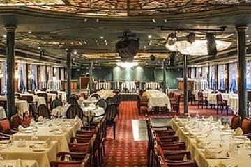 Nile Dinner Cruise in Cairo with Buffet and Live Entertainment