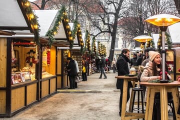 Charlottenburg Palace Christmas Market Walking Tour in Berlin