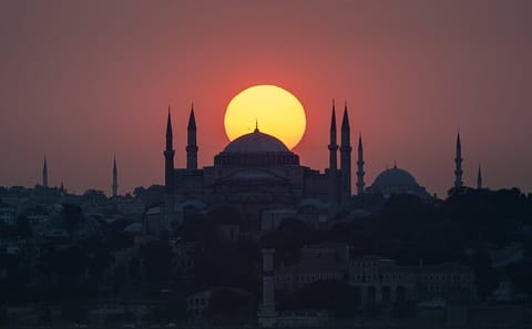 Istanbul Old City Tour with Lunch and Hotel Pickup