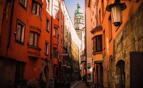 Private Cultural Tour of Innsbruck from Munich with Photoshoot