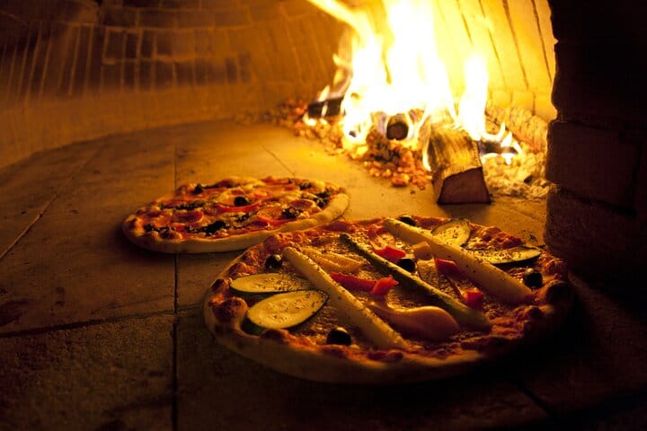 Hands-On Pizza Cooking Class in Naples 6