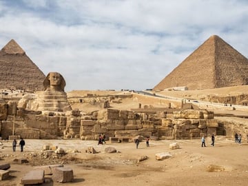 Private Hurghada to Cairo Tour: Pyramids & Grand Egyptian Museum