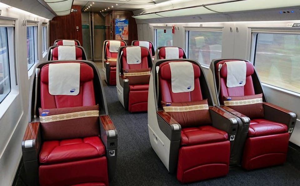 Private Hangzhou Day Trip with Luxury Bullet Train from Shanghai